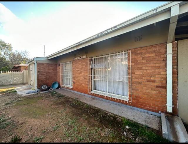 3 BEDROOM HOUSE FOR SALE IN VANDERBIJLPARK CW 1